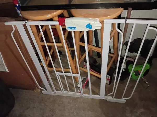 Baby gate
