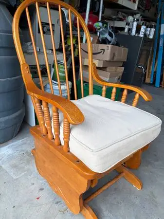 Comfortable glider rocker