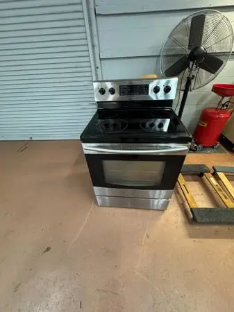 Samsung 30inch Electric Range Oven 5.9 Cu Ft- like new
