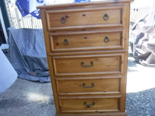 Large Pine Wood 5 Drawer Dresser