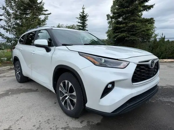 2023 Toyota Highlander AWD XLE Touring