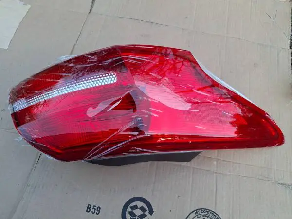 2015 ford focus left tail light