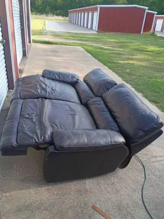 2 Leather Sofa ...2 POWER RECLINERS REAL LEATHER $800 FOR BOTH/ $400 EACH Tyler