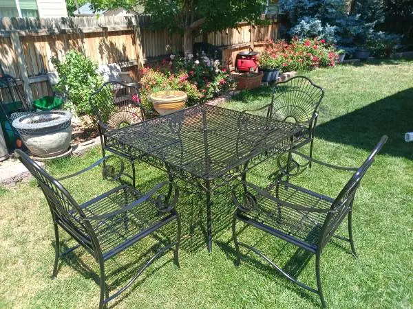 Outdoor Metal Patio Furniture Set 4 chairs 39 x 39 x 29 tall