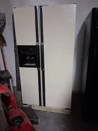 Refrigerator
