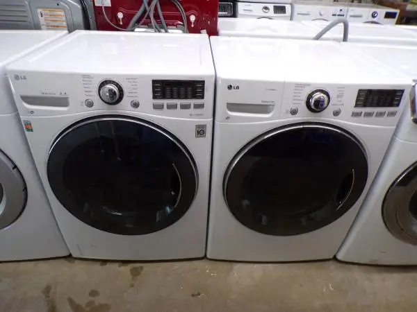 LG washer and dryer /stackable/steam