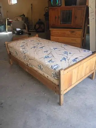 Hardwood frame single bed