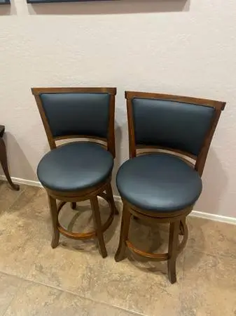 Stools / 24” Counter High Chair