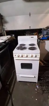 20 Premier Apartment size Range (Stove/Oven) - Can deliver