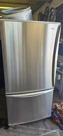 KENMORE ELITE STAINLESS BOTTOM MOUNT FREEZER REFRIGERATOR