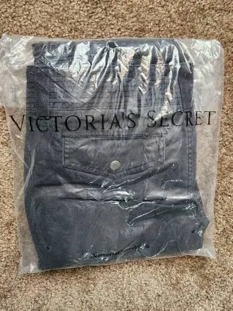 NWT Vintage Victorias Secret Black Cargo Pants Size 4