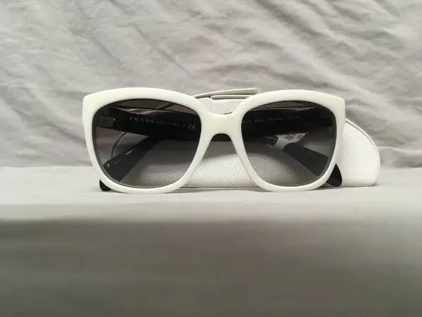 Prada lady’s sunglasses