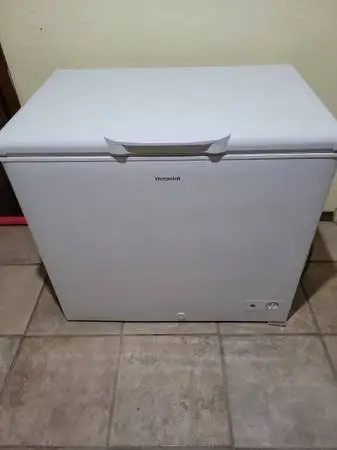 Hotpoint-8-8-Cu-Ft-Chest-Freezer