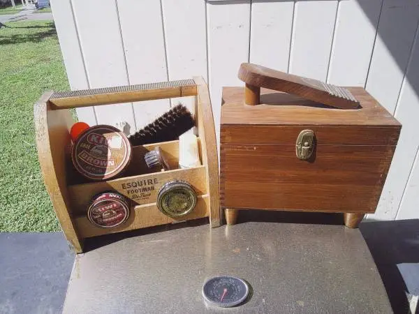 Shoe shine. Boxes