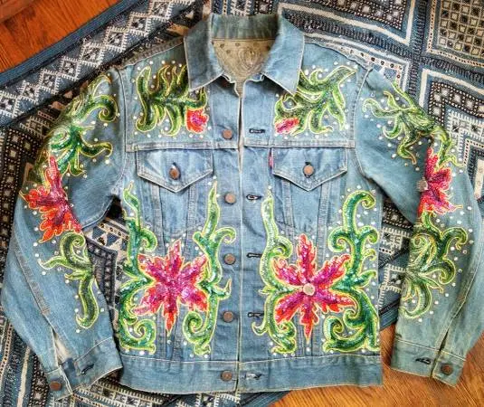 Vintage clothing & costume jewelry WANTED