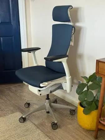 Herman Miller Embody In Pristine Condition w/ Atlas Headrest (2023 Manufactured)
