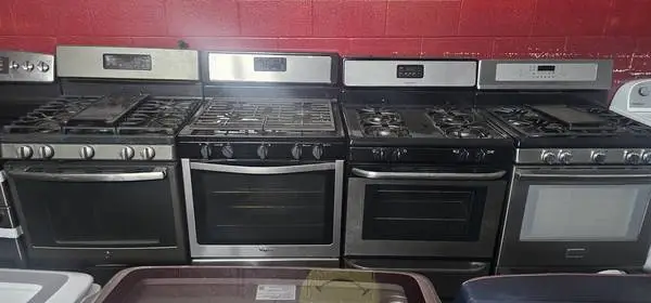 Various gas ranges in excellent condition
