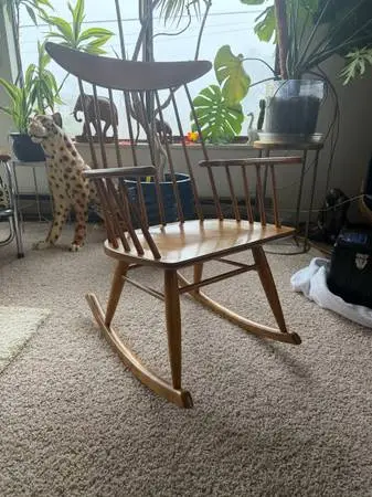 PNW WALNUT MID CENTURY ROCKING CHAIR! ⭐️