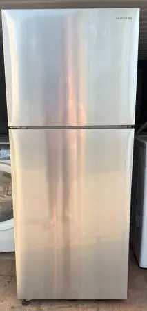 Samsung 15.6 cu ft Top-Freezer Refrigerator, Stainless - 27.5in Wide