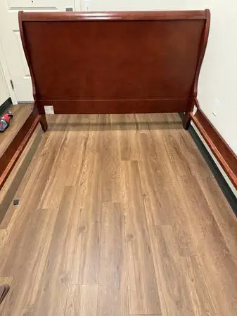 COASTER FINE QUEEN BED FRAME