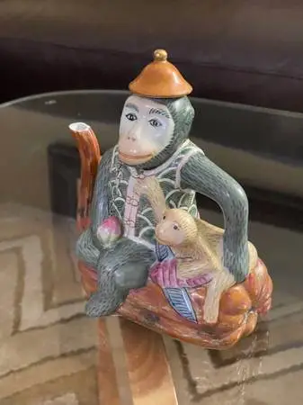 GORGEOUS VINTAGE MONKEY TEAPOT