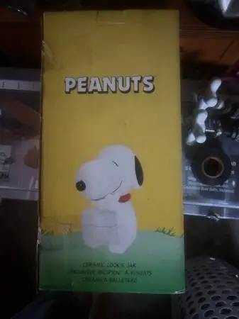 Snoopy cookie jar