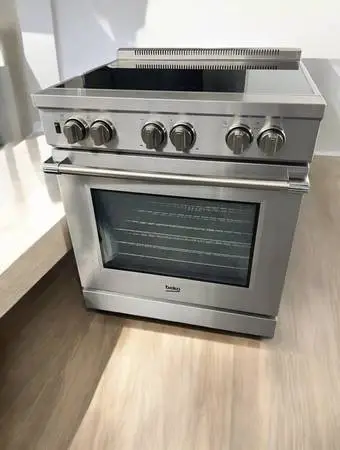 Beko Stainless Steel Induction Range - Open Box