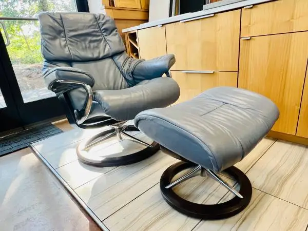 Ekornes Stressless Chair & Ottoman! MSRP $4,500! Loaded! Excellent!