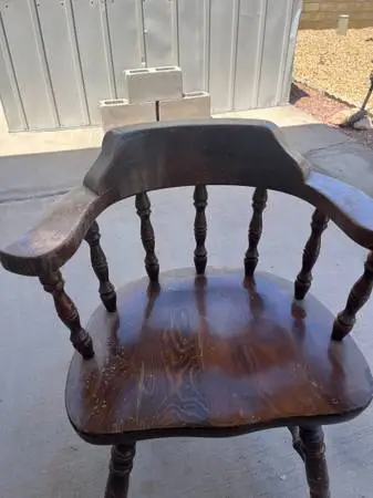VINTAGE TABLE CHAIRS