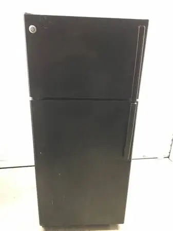 FREE DROP OFF - GE 16 CU. FT. TOP FREEZER REFRIGERATOR IN BLACK