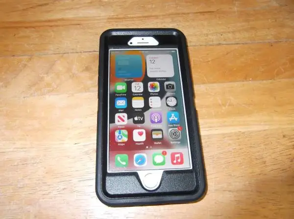 apple iphone, unlocked, with otterbox case, works great