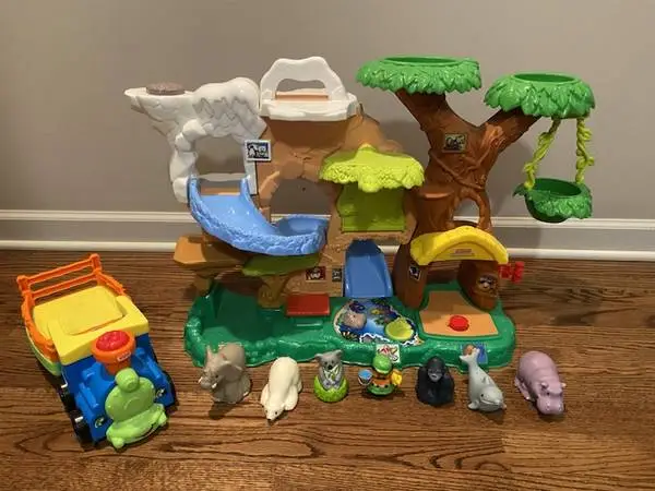 LITTLE PEOPLE ZOO TALKERS & TRAIN with 6 ANIMALS