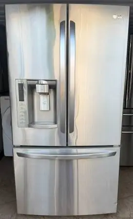 LG 27.6 cu ft French Door Refrigerator, Stainless - Ice & Water