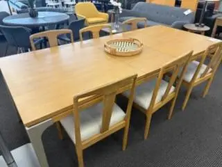 HYGGE TABLE WITH 6 CHAIRS