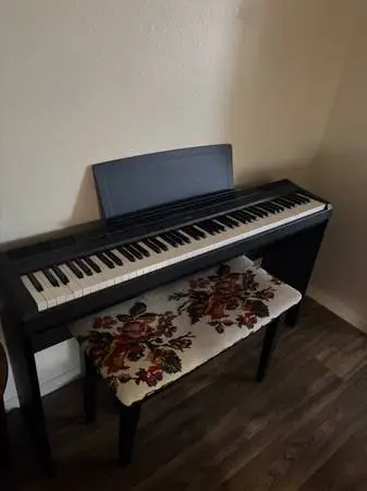 piano Yamaha electric