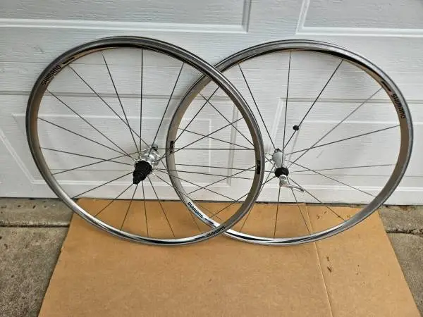 Shimano R550 700c Road Bike Wheelset 9 10 Speed Silver