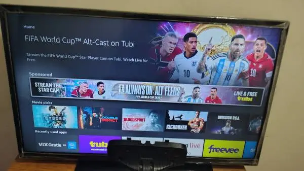 SAMSUNG 32 inches LCD TV NOT A SMART TV