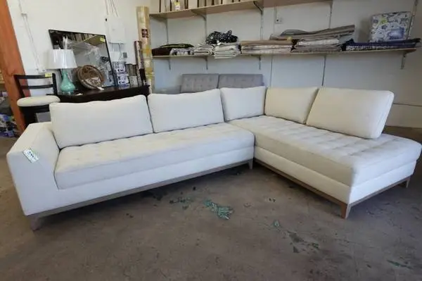 Bryor Right-Facing Fabric Sectional Sofa Couch – Cream