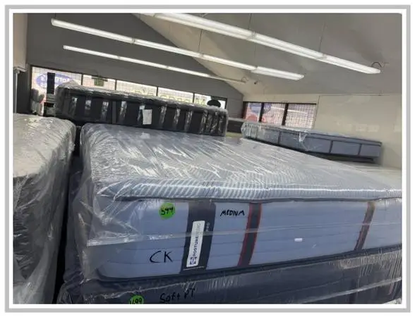CALIFORNIA KING SIZE SEALY POSTUREPEDIC PRO MATTRESS & BOXES BED