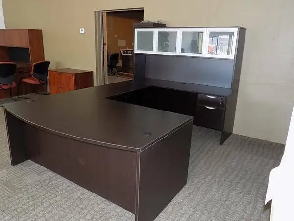 Executive Bow Fan office furniture U-shape desk with wood door hutch