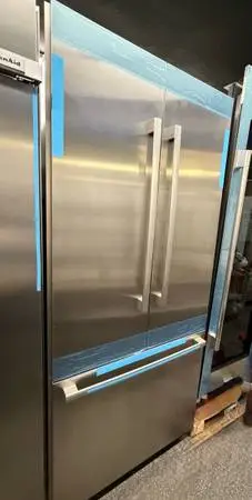 BOSCH Stainless Steel Built-In Fridge Internal Water