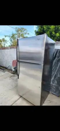 URefrigerator whirlpool stainless steel nice