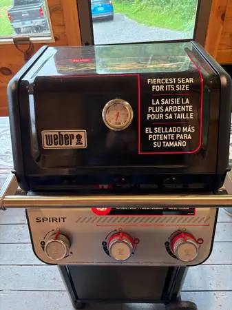 Brand New Gas Grill w full propane tank
