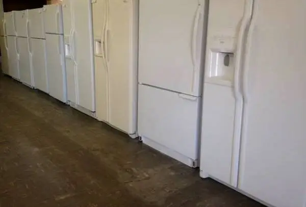 Kitchen refrigerator side by side or regular