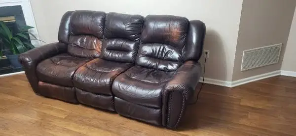 Leesworth Power Reclining Leather Sofa