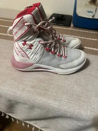 Volleyball shoes