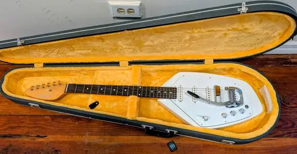 Lefty Phantom VI guitar by Phantom Guitarworks