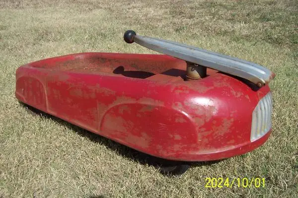 Vintage 1940s Auto Wagon