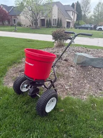 EarthWay 50lb Commercial Broadcast Spreader