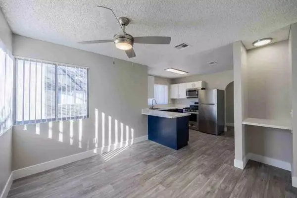 Stop by today and check out our lovely 1200 sq ft, 2 bed / 2 bath!